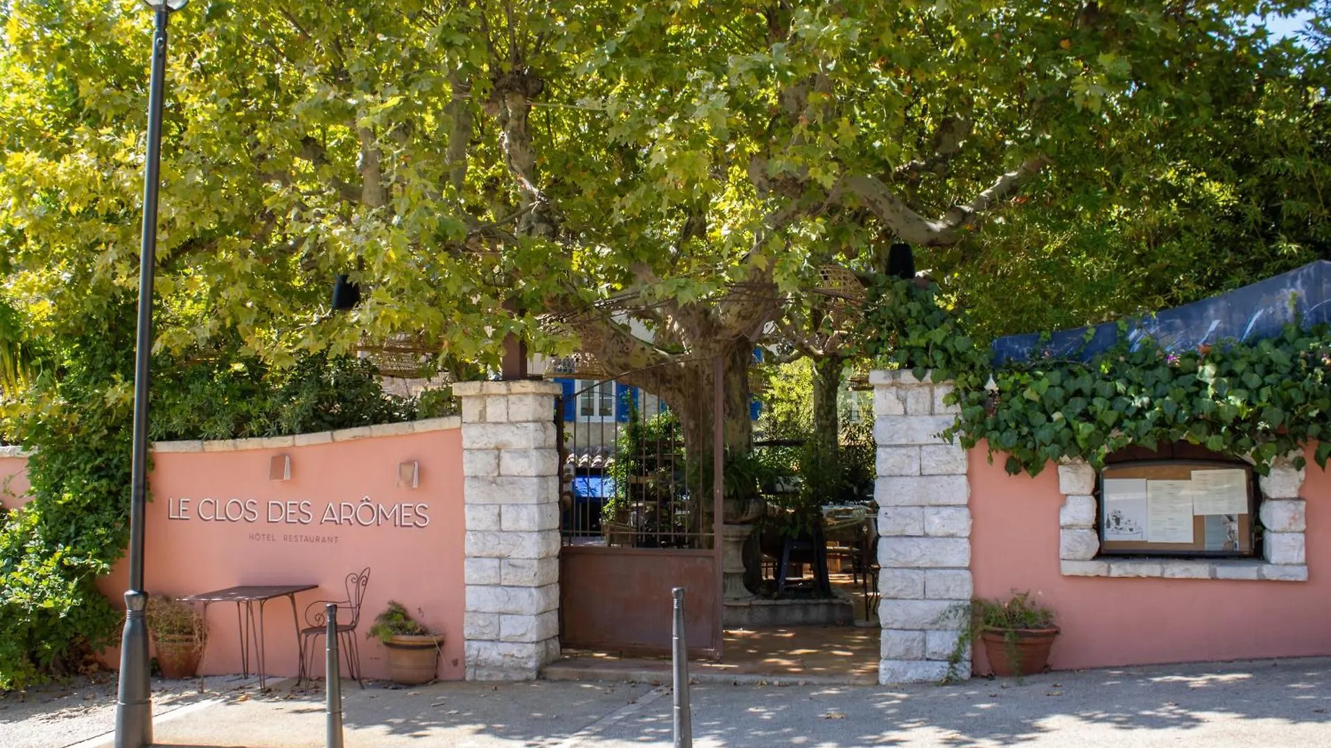 Le Clos Des Arômes Cassis Hotel