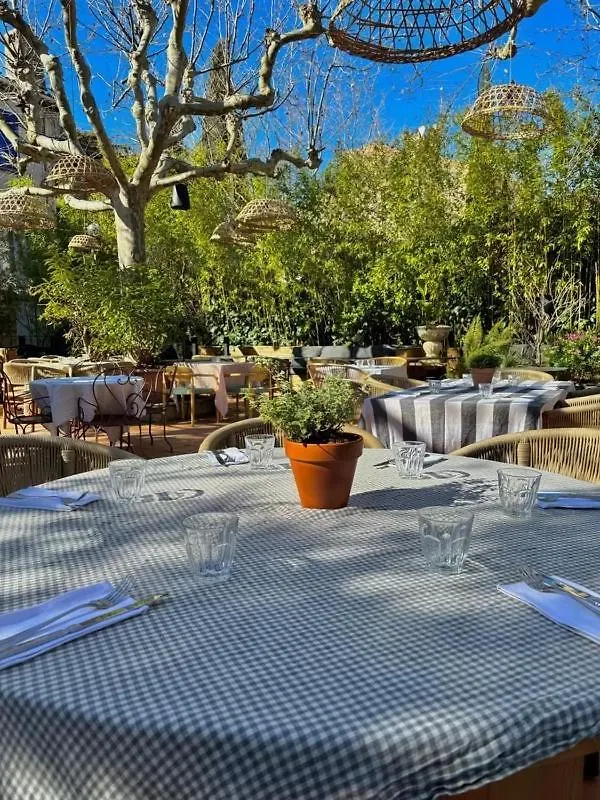 Le Clos Des Arômes Cassis 3*,