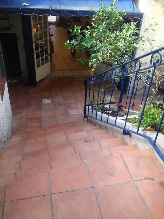 Le Clos Des Arômes Cassis Hotel