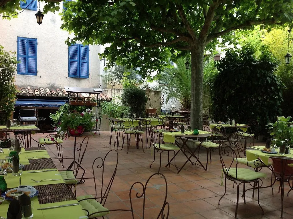 Le Clos Des Arômes Cassis 3*,