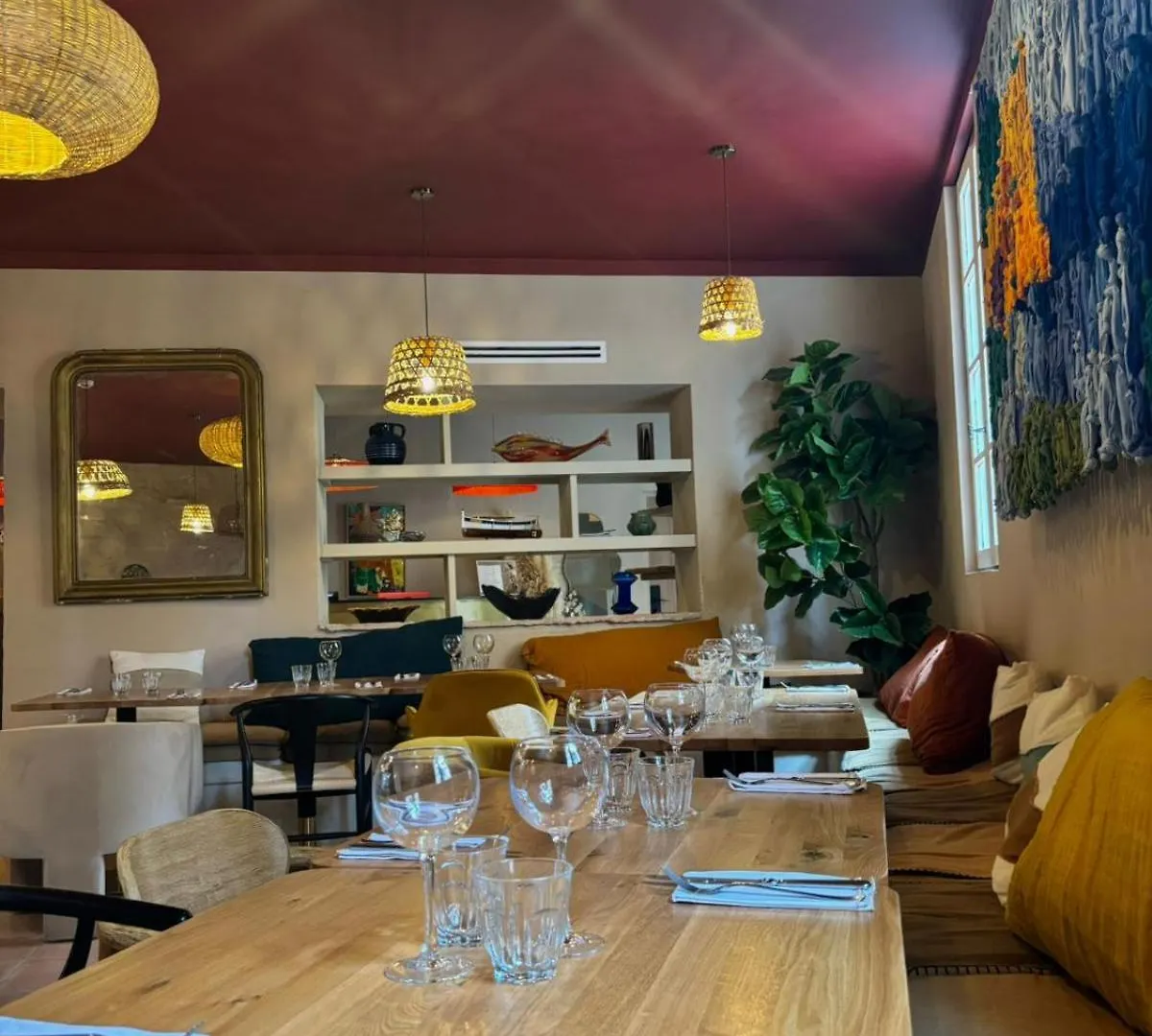 Le Clos Des Aromes Cassis Hotel