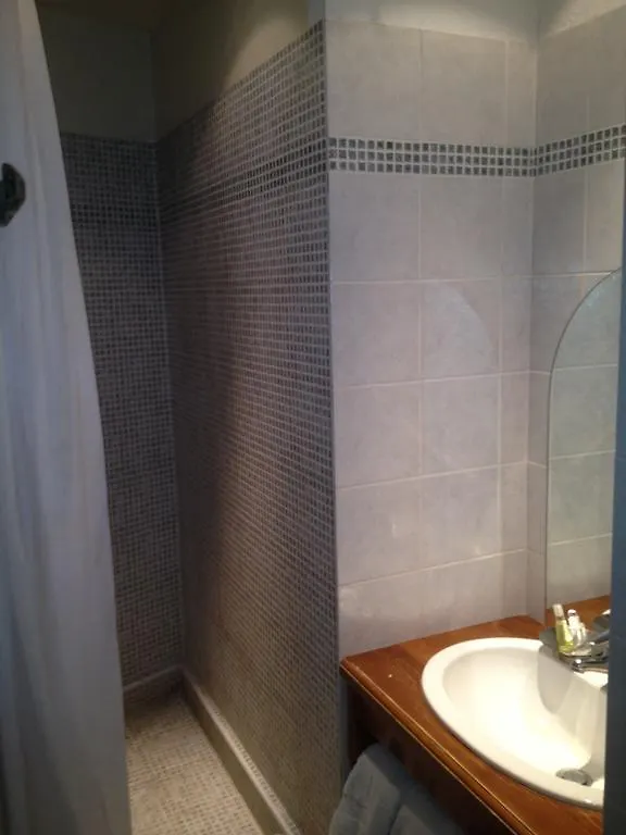 Le Clos Des Aromes Cassis Hotel