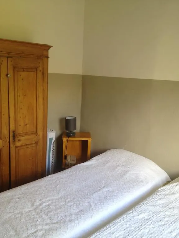 Le Clos Des Aromes Cassis 3*,  France